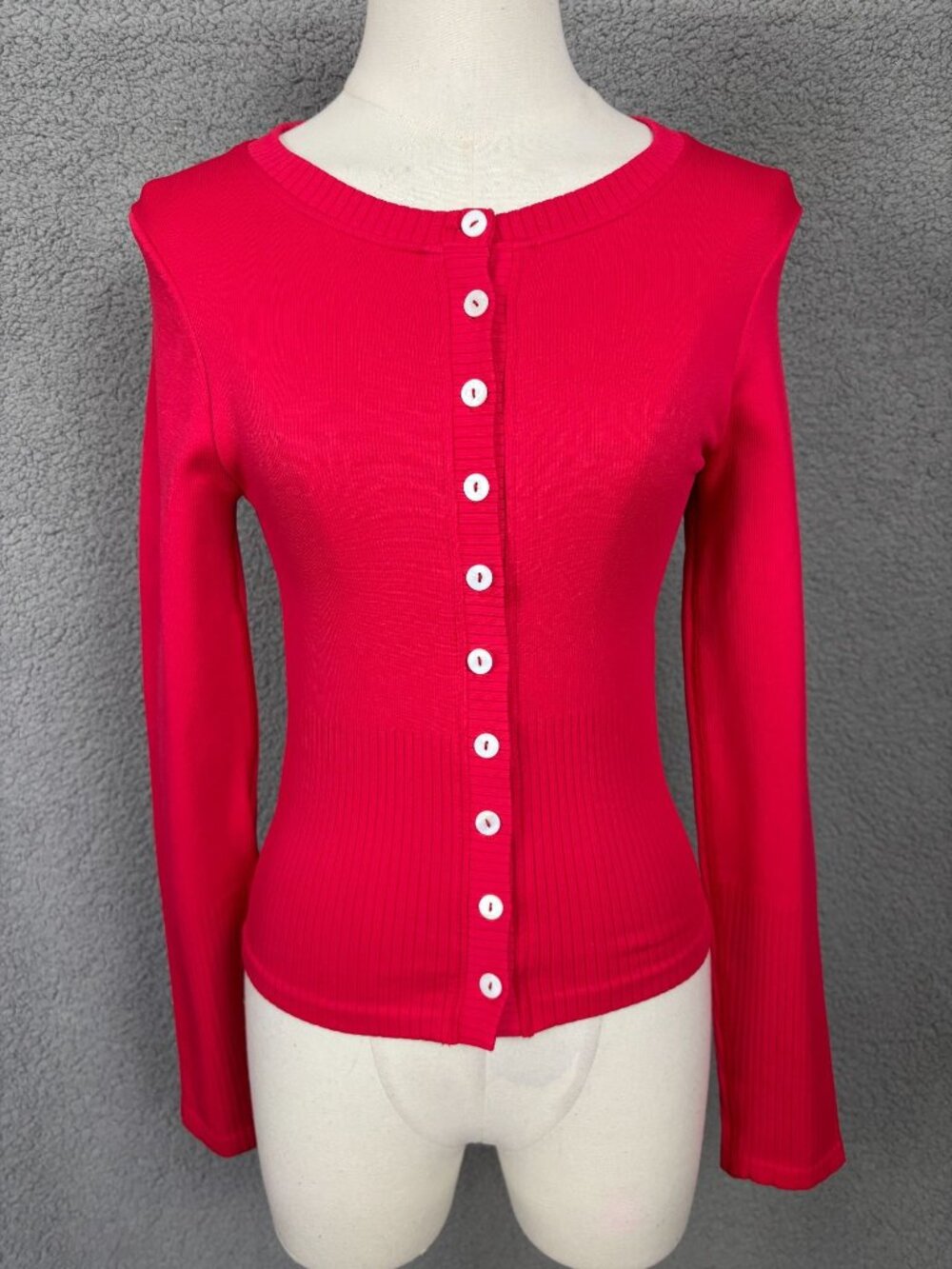 OQQ Women's Long Sleeve Fitted Button Down Ribbed Top Red Size Medium NWOT's.